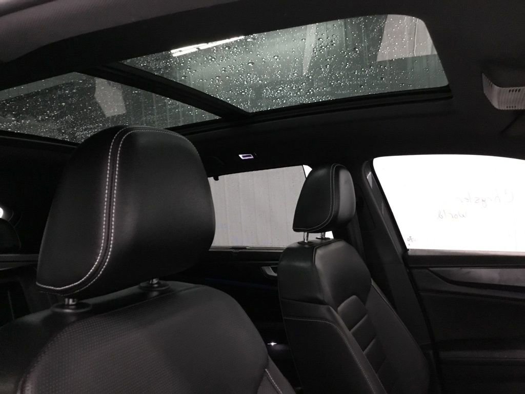 Used 2024 Volkswagen Atlas Cross Sport SEL R-Line AWD/4WD image 51