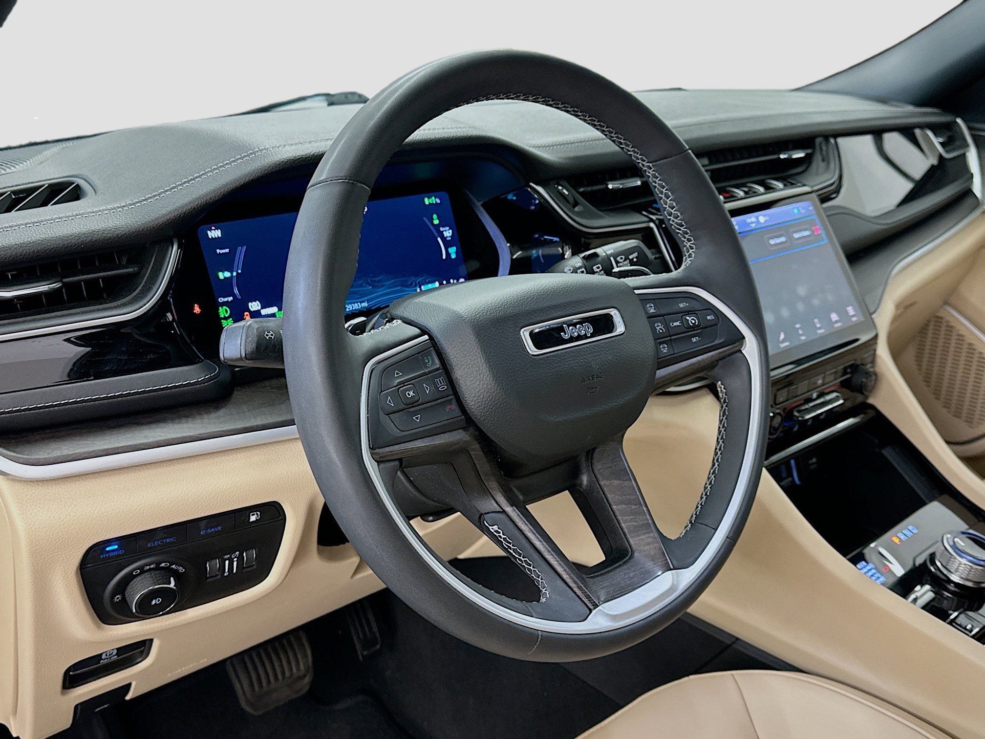 Used 2023 Jeep Grand Cherokee 4WD 4xe image 18