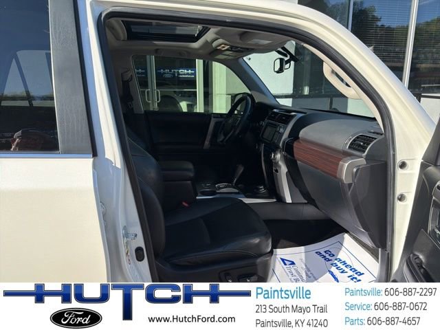 Used 2017 Toyota 4Runner Limited AWD/4WD image 19