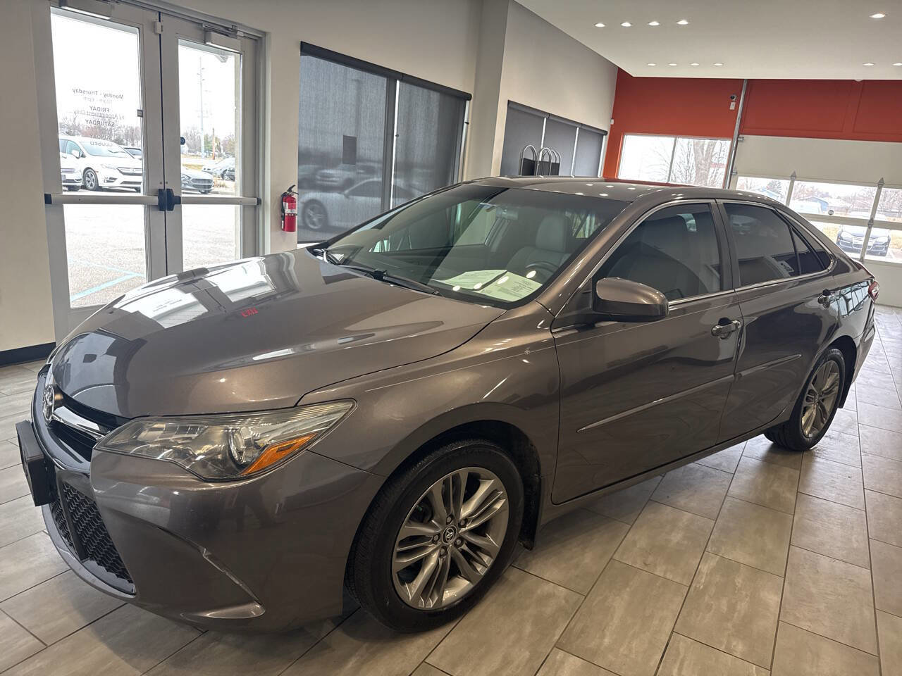 Used 2015 Toyota Camry SE image 15