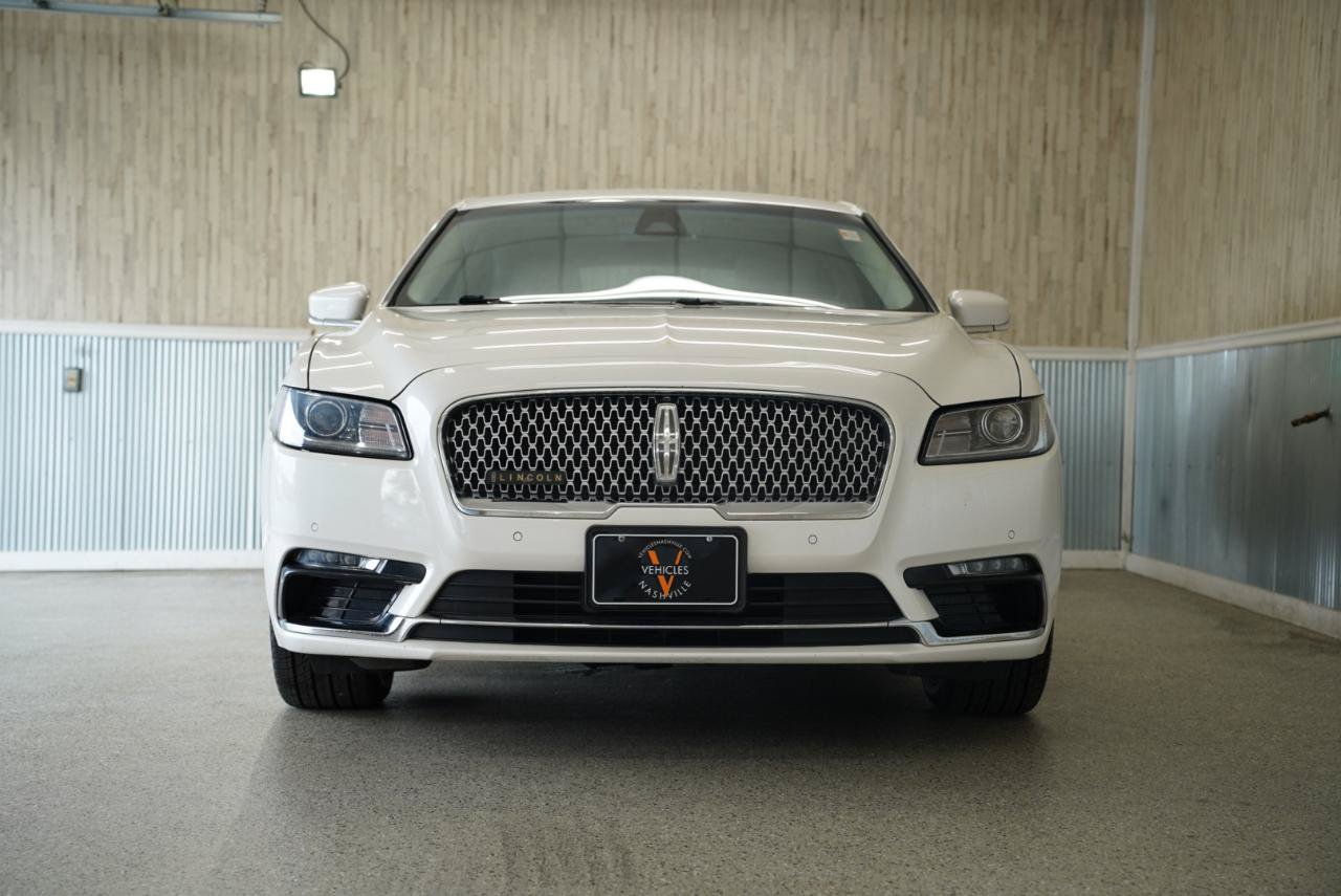 Used 2018 Lincoln Continental Select w/ Continental Climate Package FWD image 2