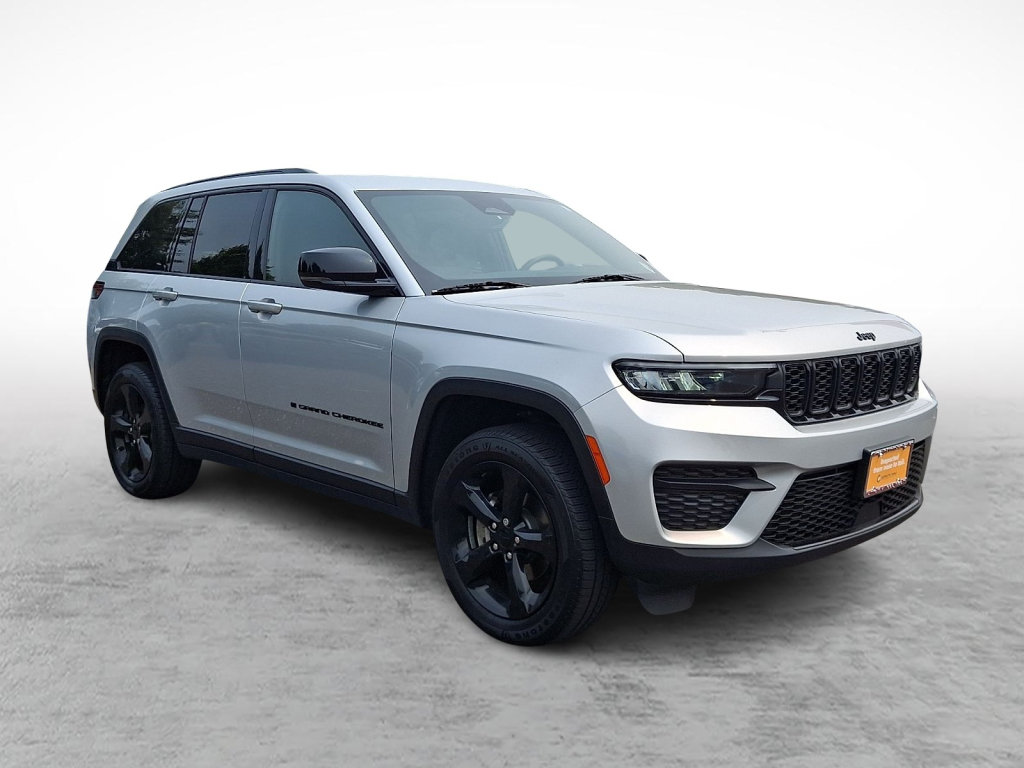 Certified 2023 Jeep Grand Cherokee Altitude AWD/4WD image 7