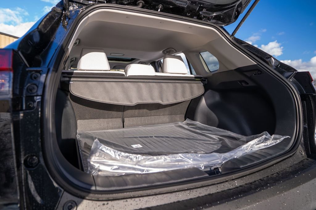 New 2026 Toyota Corolla Cross LE w/ Moonroof Package image 32