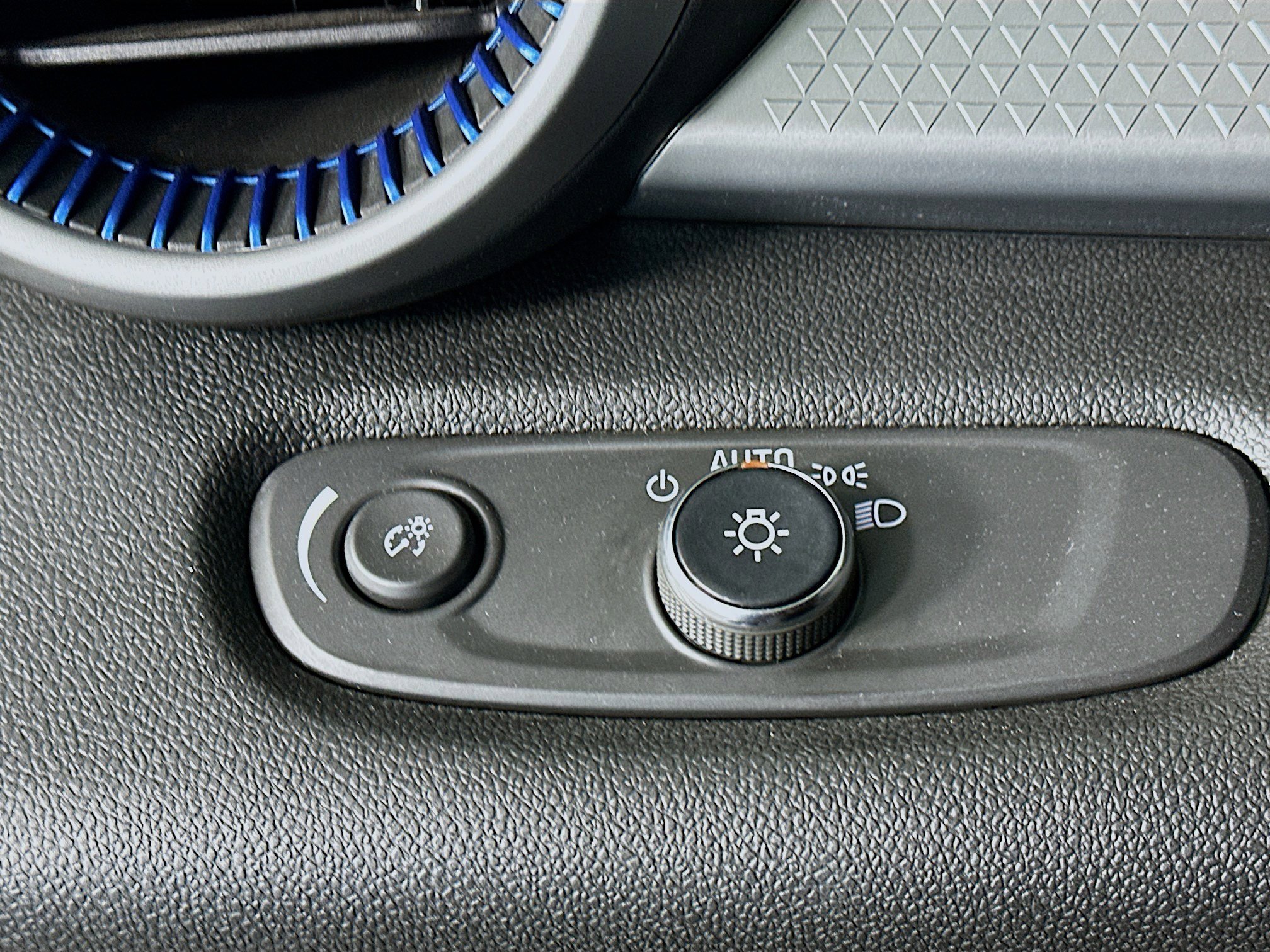 Used 2024 Chevrolet Trax LS FWD image 16