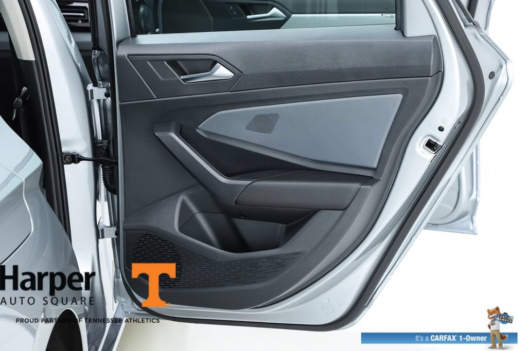Used 2025 Volkswagen Jetta SE w/ Sunroof Package FWD image 30