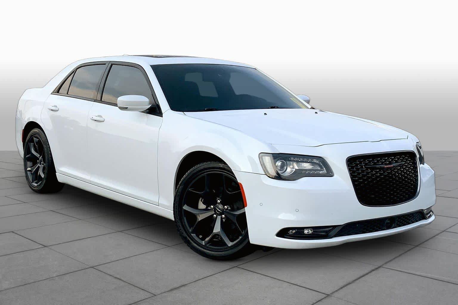 Used 2023 Chrysler 300 S w/ Comfort Group RWD image 3