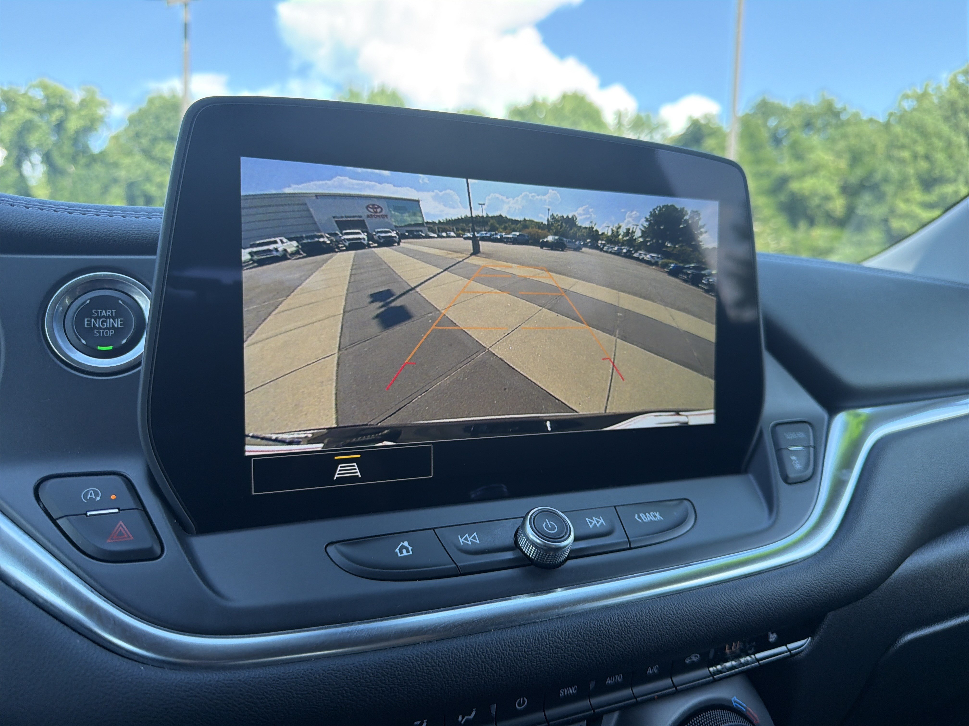 Used 2025 Chevrolet Blazer LT FWD image 7