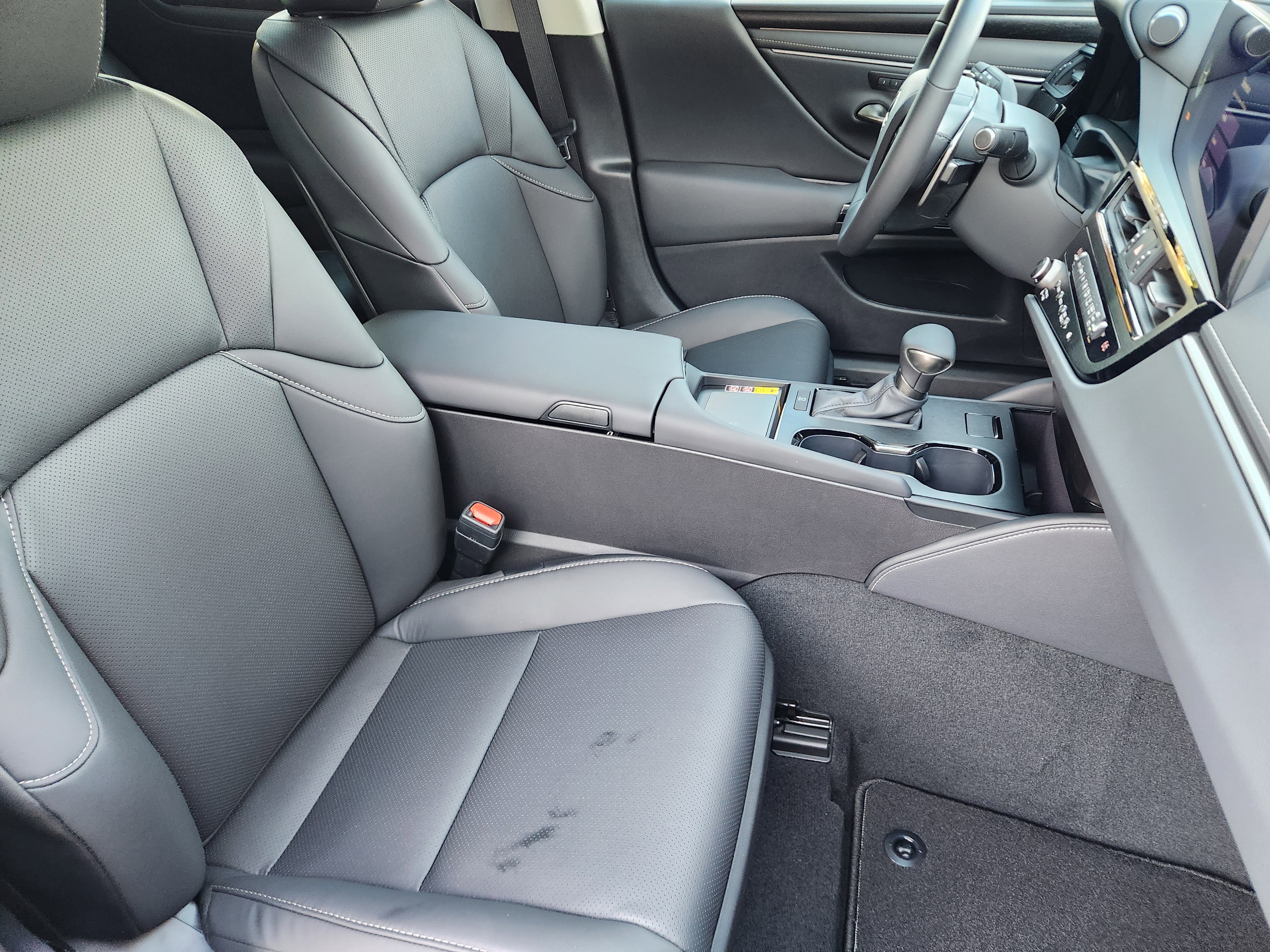 New 2025 Lexus ES 350 w/ Premium Package image 9