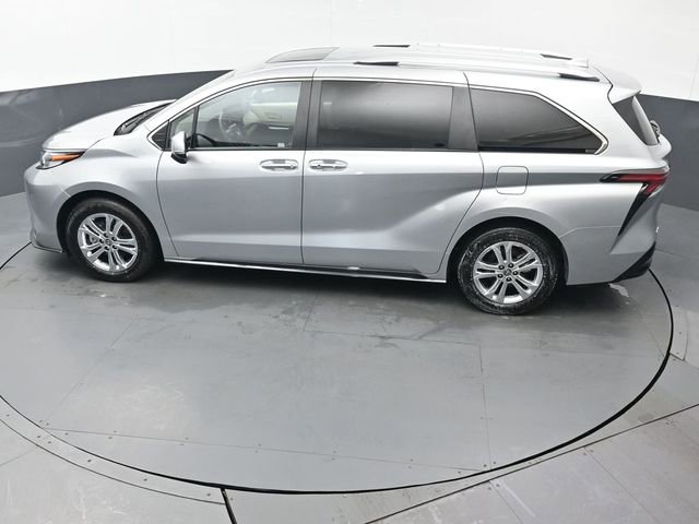 Certified 2023 Toyota Sienna Platinum image 48