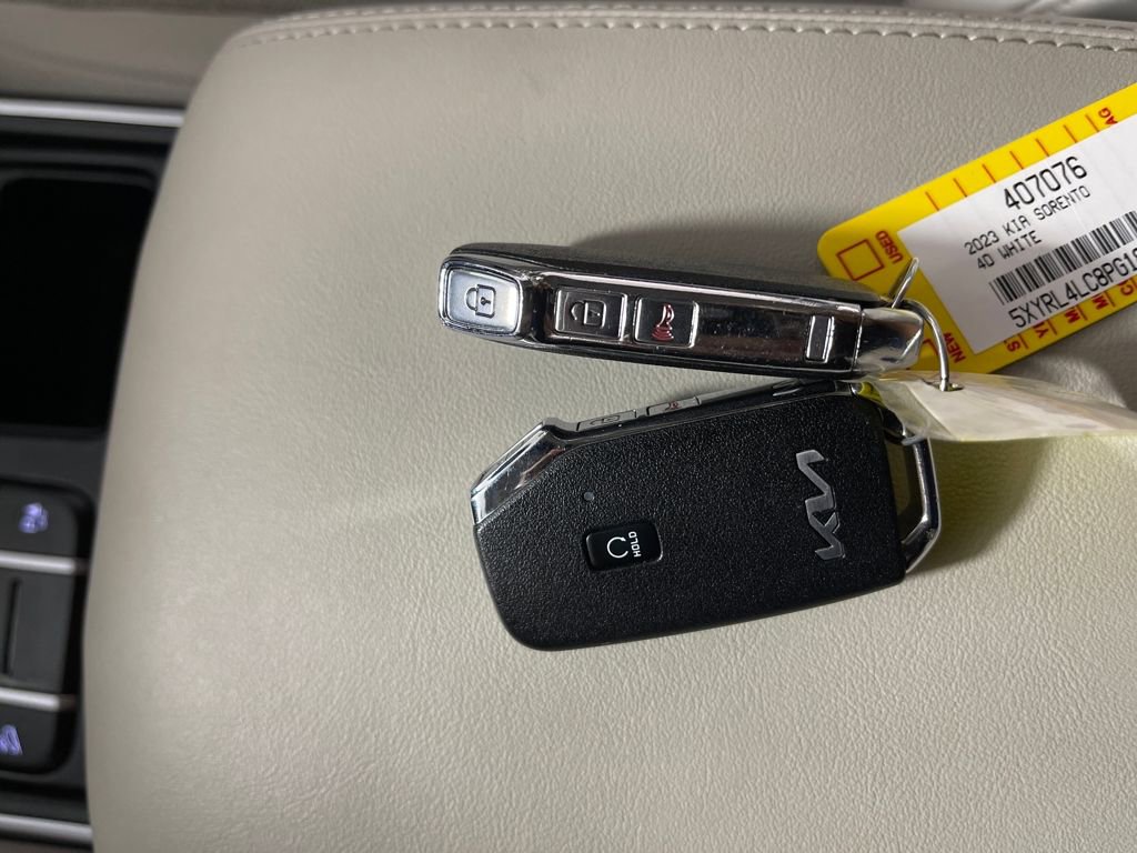 Used 2023 Kia Sorento S image 26