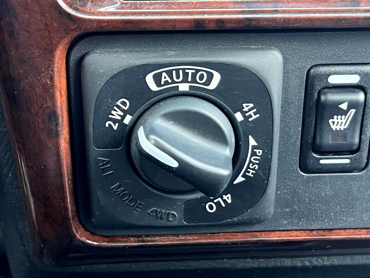 Used 2001 Nissan Pathfinder LE image 28