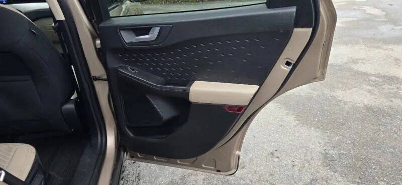 Used 2020 Ford Escape SE AWD/4WD image 17