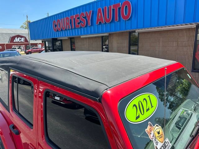 Used 2021 Jeep Wrangler Unlimited Sahara w/ Cold Weather Group image 19