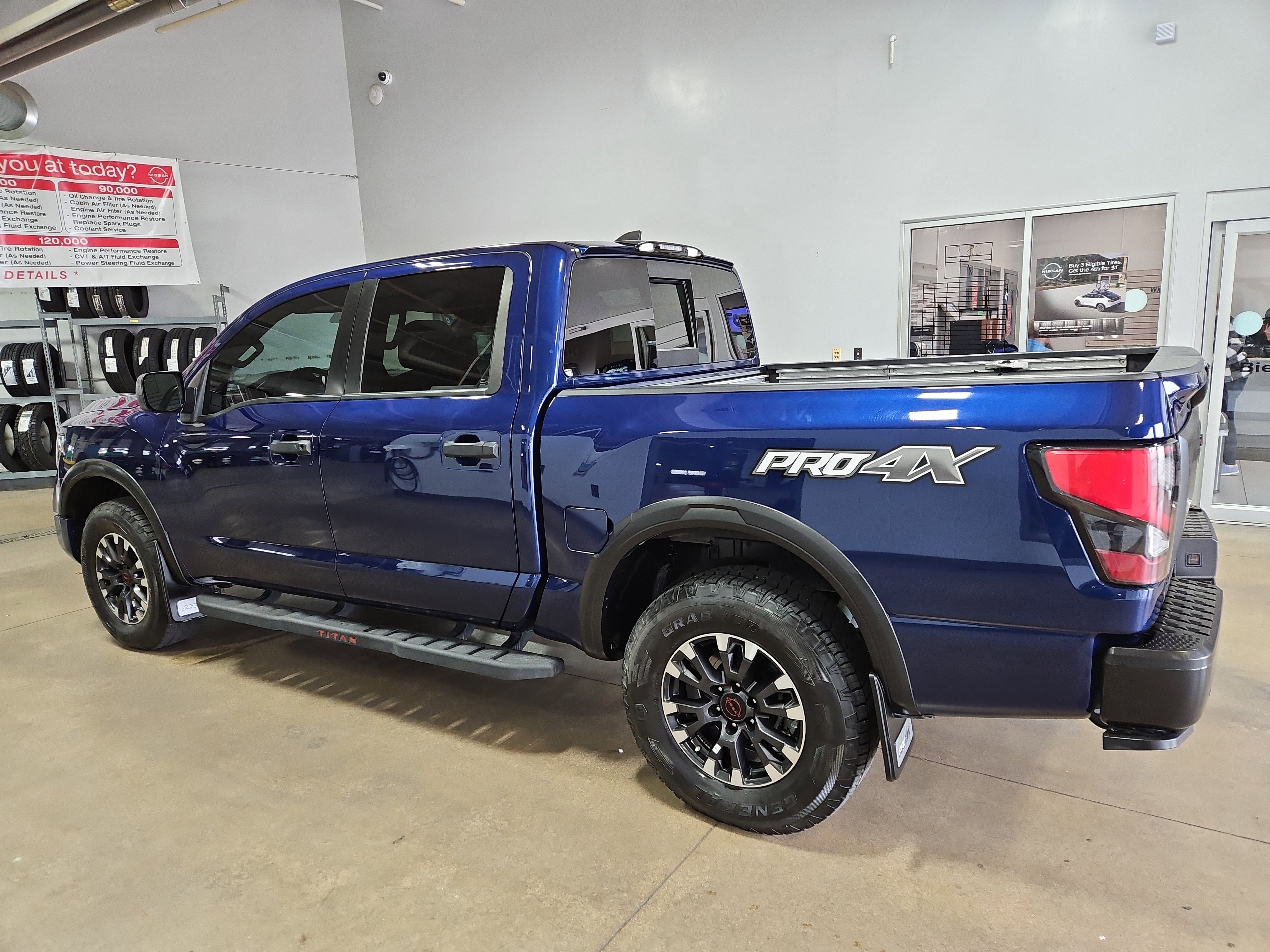 Used 2023 Nissan Titan PRO-4X w/ Pro-4x Utility Package image 4