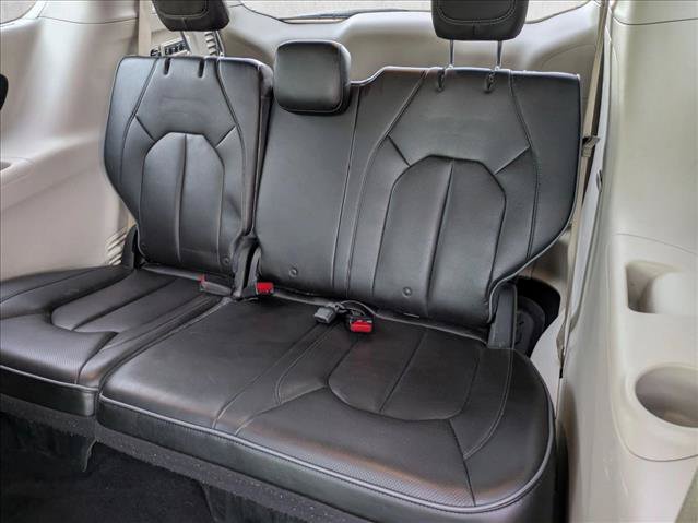 Used 2018 Chrysler Pacifica Limited FWD image 21