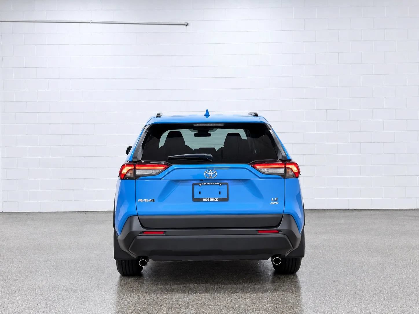 Used 2021 Toyota RAV4 LE w/ Carpet Mat Package (TMS) AWD/4WD image 4