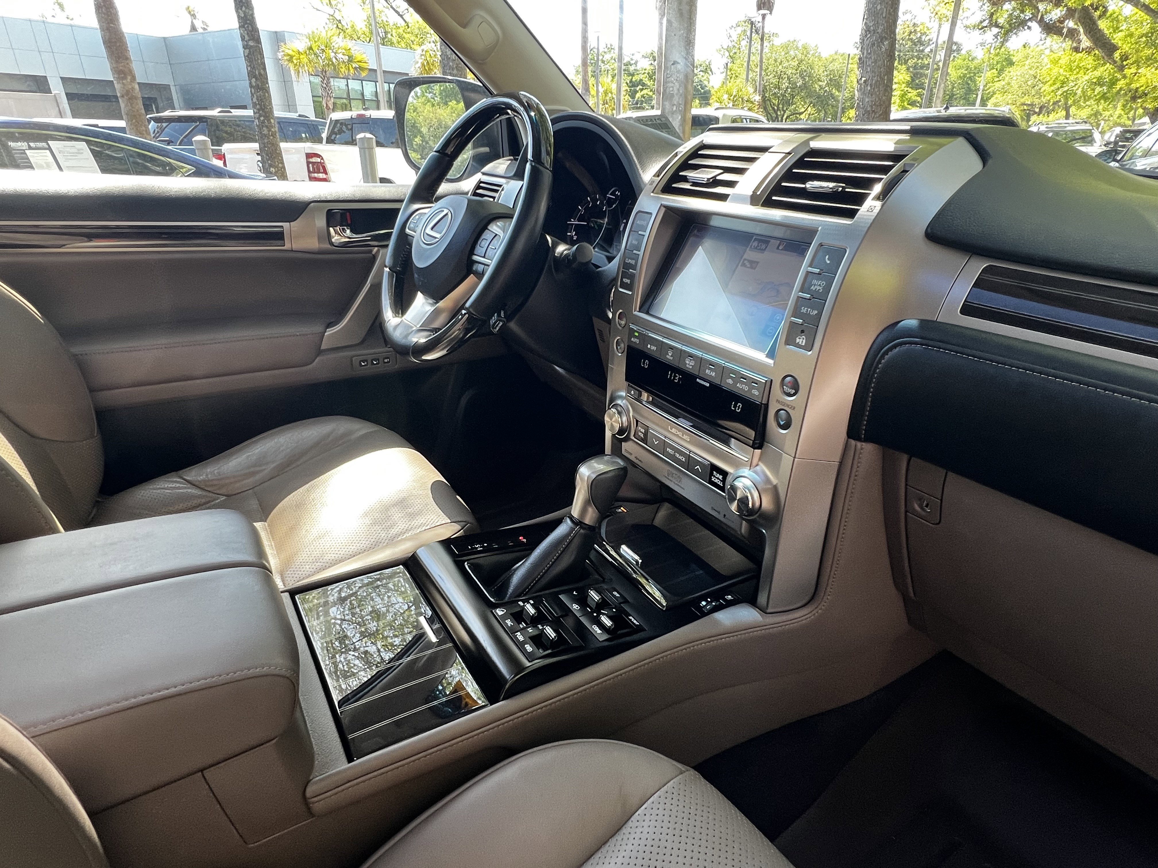 Used 2020 Lexus GX 460 Luxury w/ Accessory Package image 48