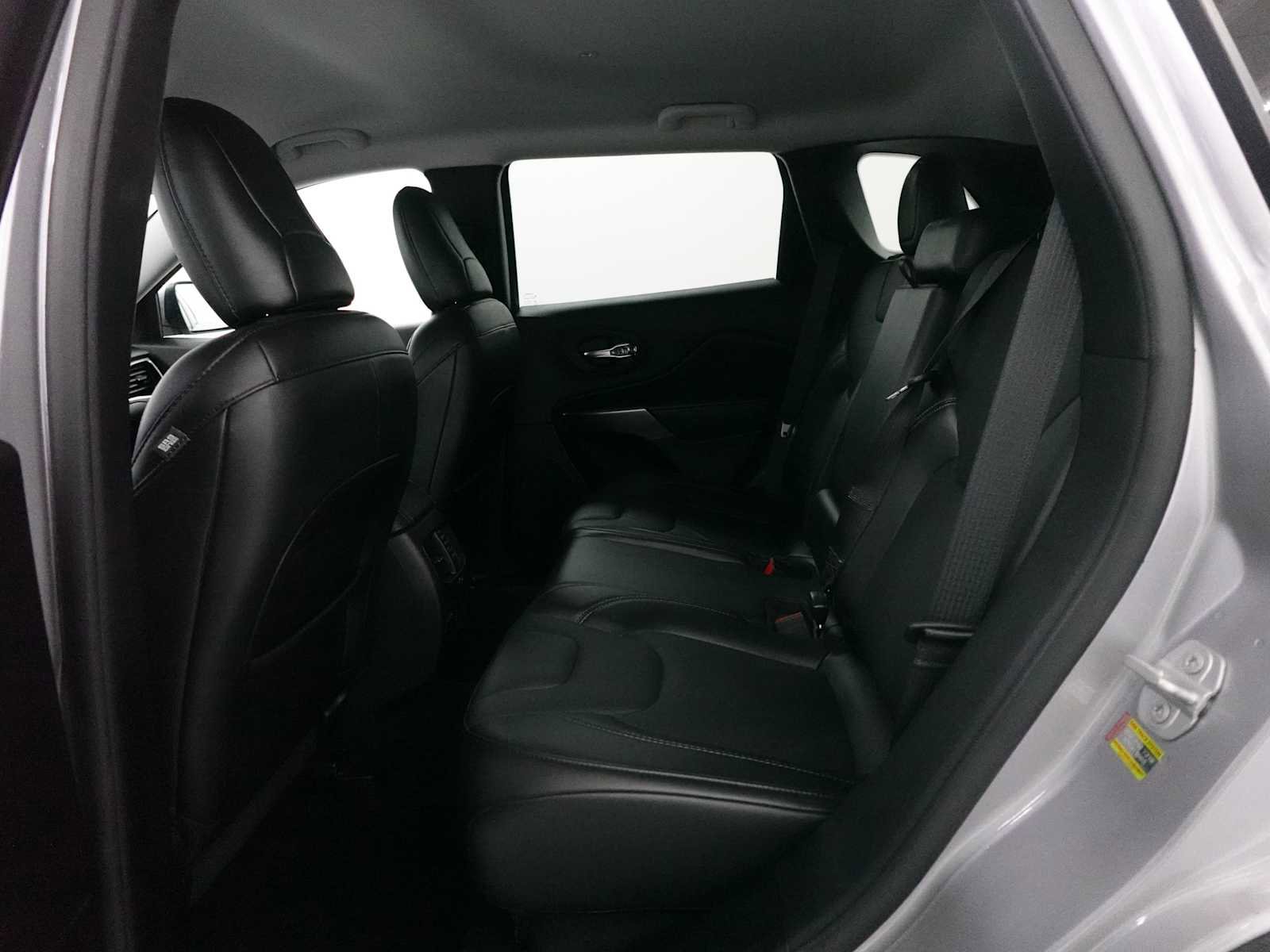 Used 2020 Jeep Cherokee Limited AWD/4WD image 25