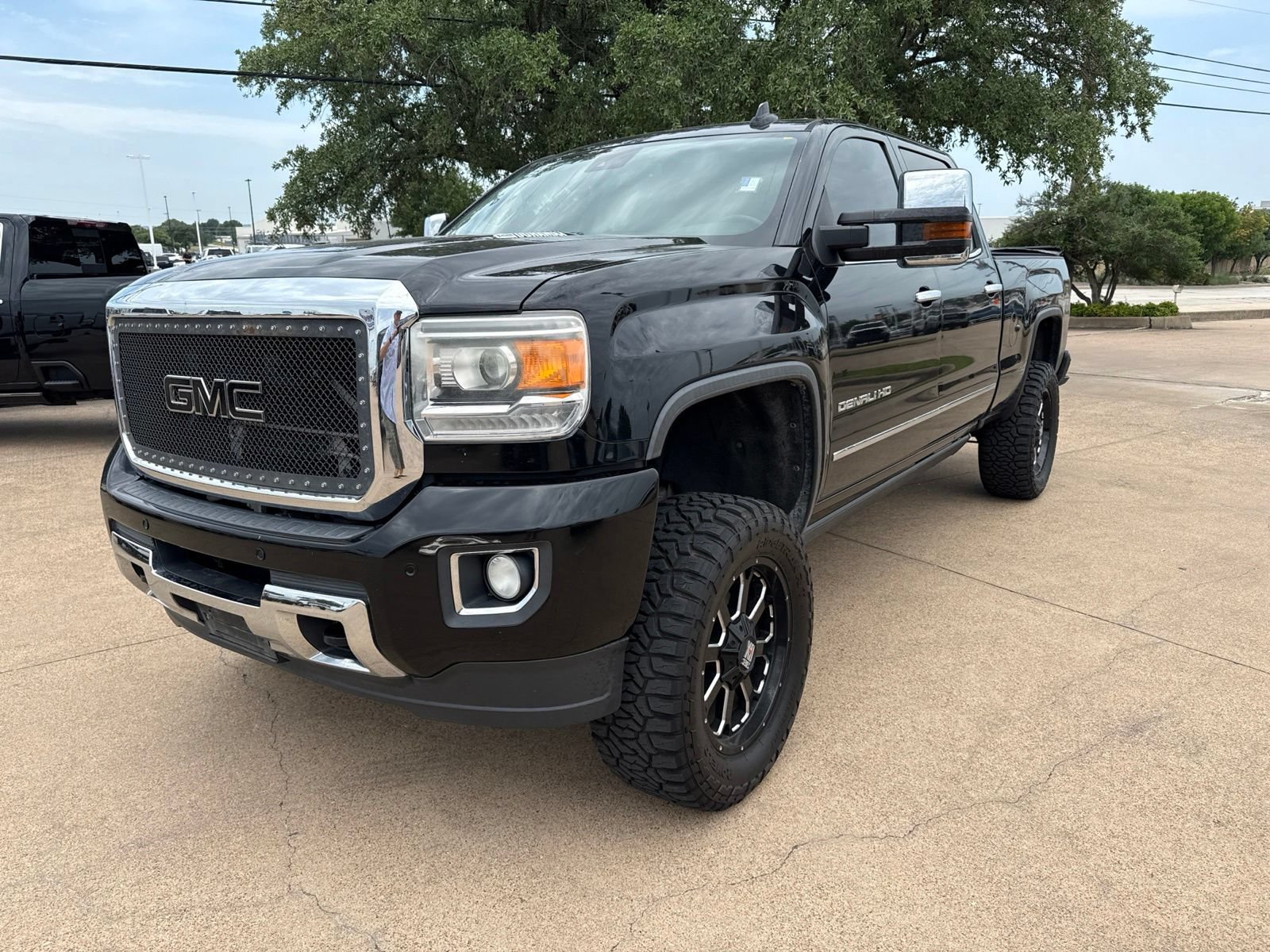 Used 2016 GMC Sierra 2500 Denali w/ Duramax Plus Package AWD/4WD video 3