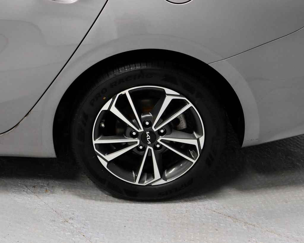 Used 2024 Kia Forte LXS FWD image 18
