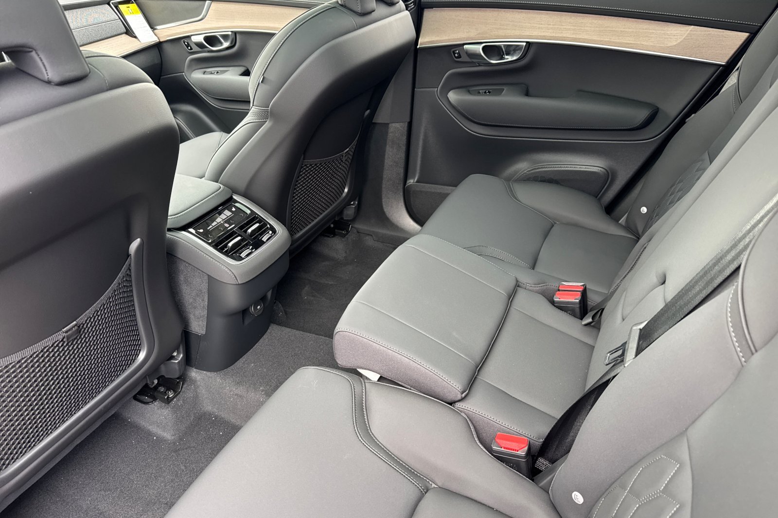 New 2026 Volvo XC90 B5 Plus w/ Protection Package AWD/4WD image 11