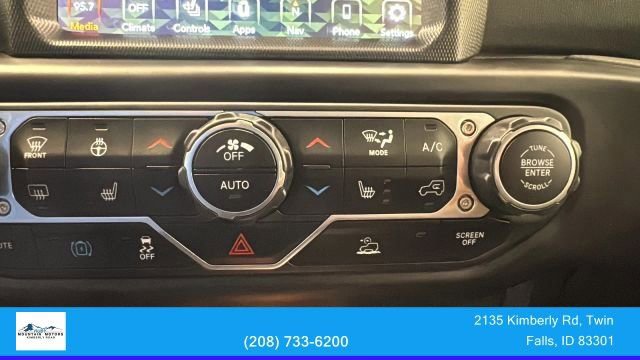 Used 2022 Jeep Wrangler Unlimited Sahara w/ Cold Weather Group AWD/4WD image 24