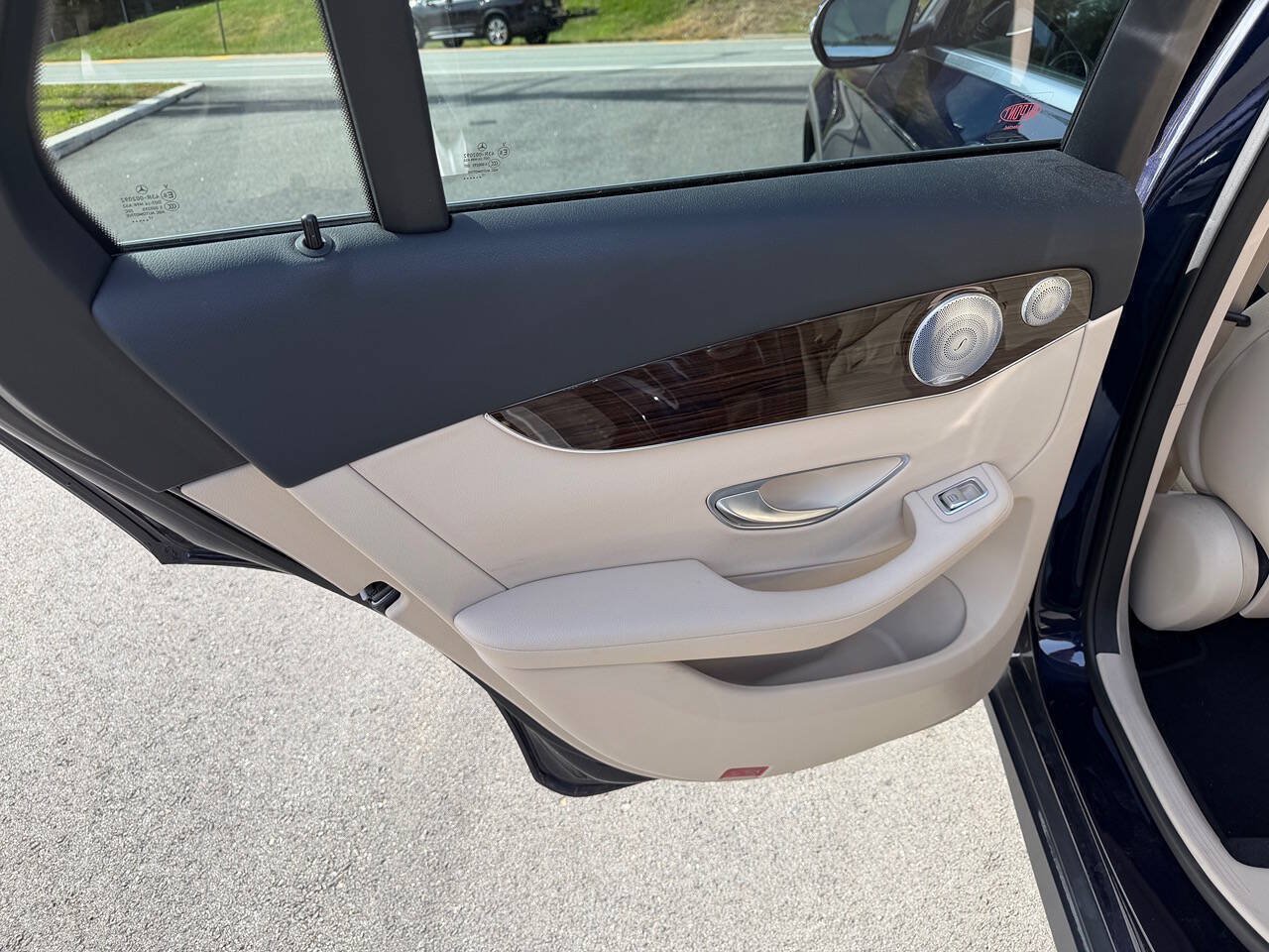 Used 2018 Mercedes-Benz GLC 300 4MATIC image 13