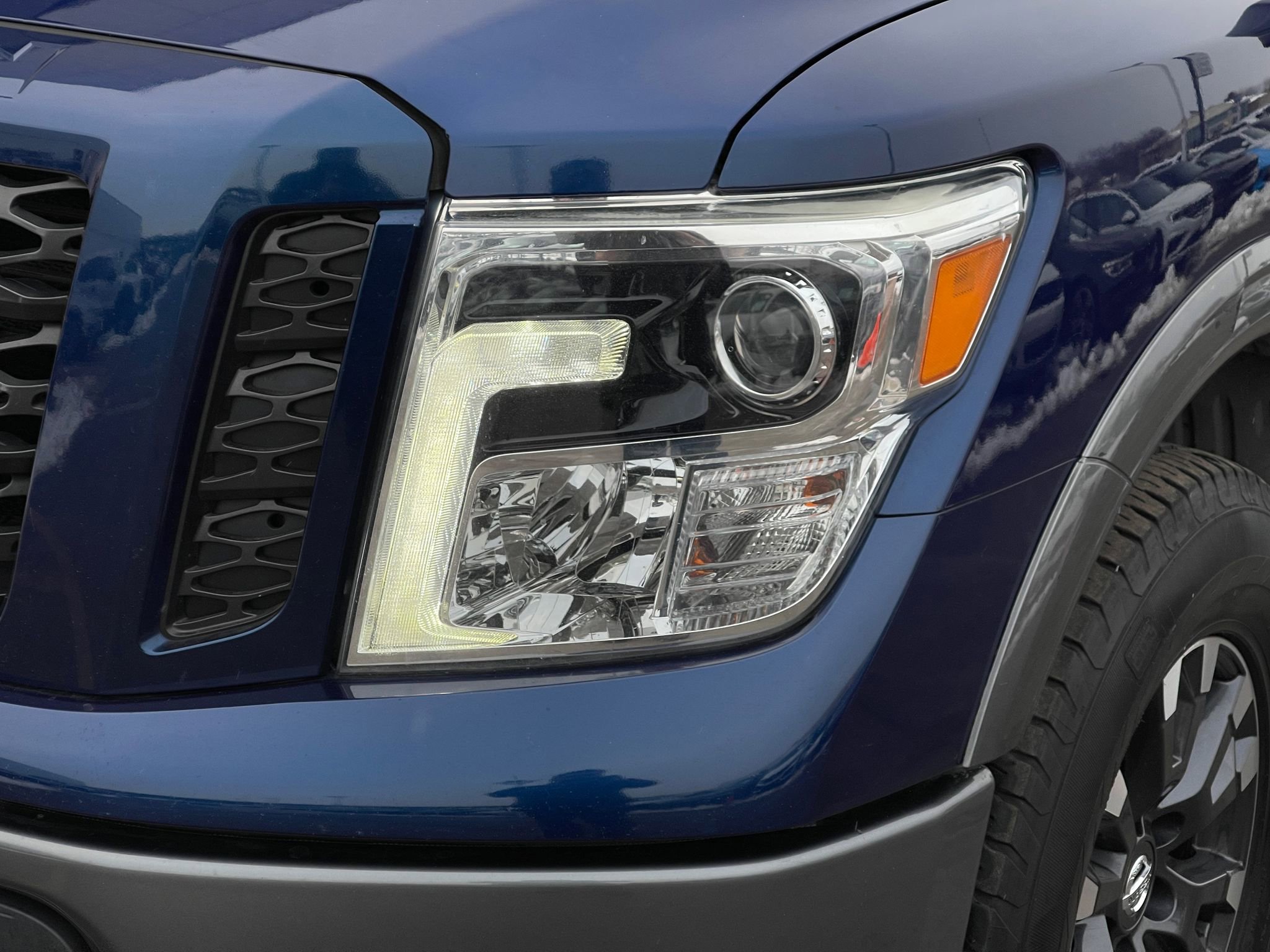 Used 2017 Nissan Titan PRO-4X w/ Pro-4x Convenience Package image 28