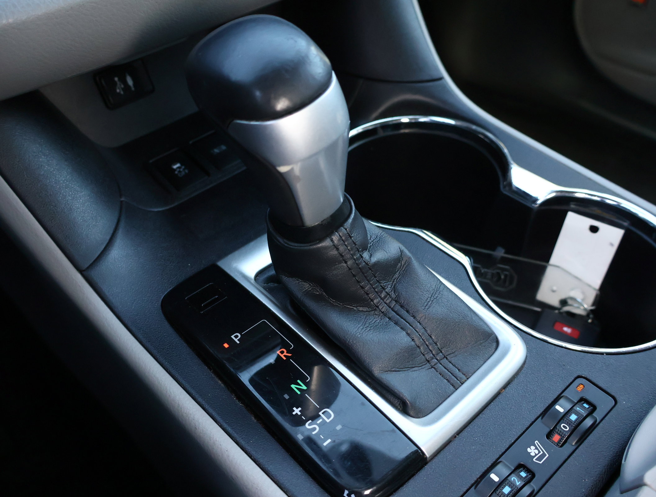 Used 2016 Toyota Highlander Limited w/ Driver Technology Package image 18