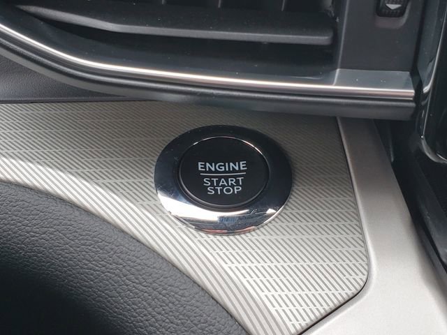 Used 2023 Ford Explorer XLT w/ Equipment Group 202A AWD/4WD image 25