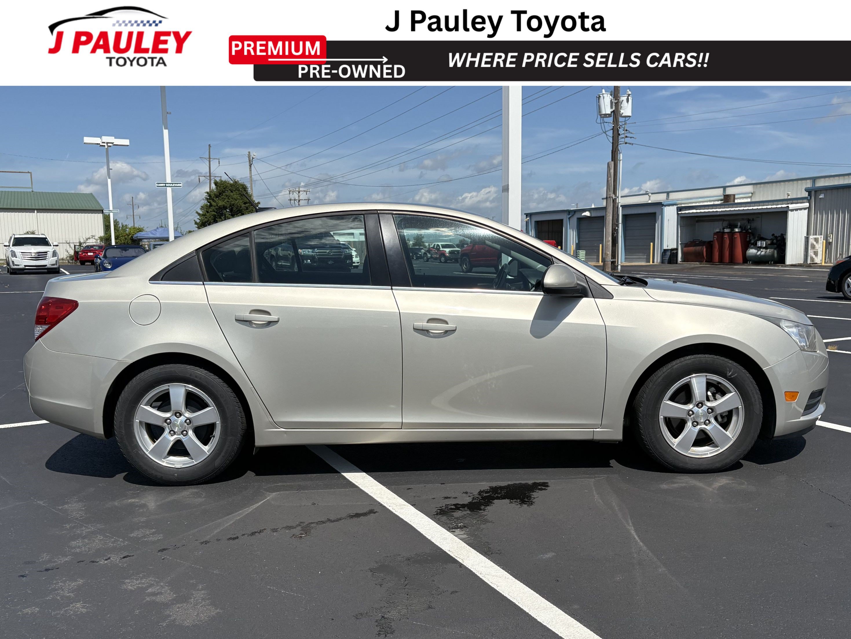 Used 2014 Chevrolet Cruze LT w/ Enhanced Safety Package FWD image 4
