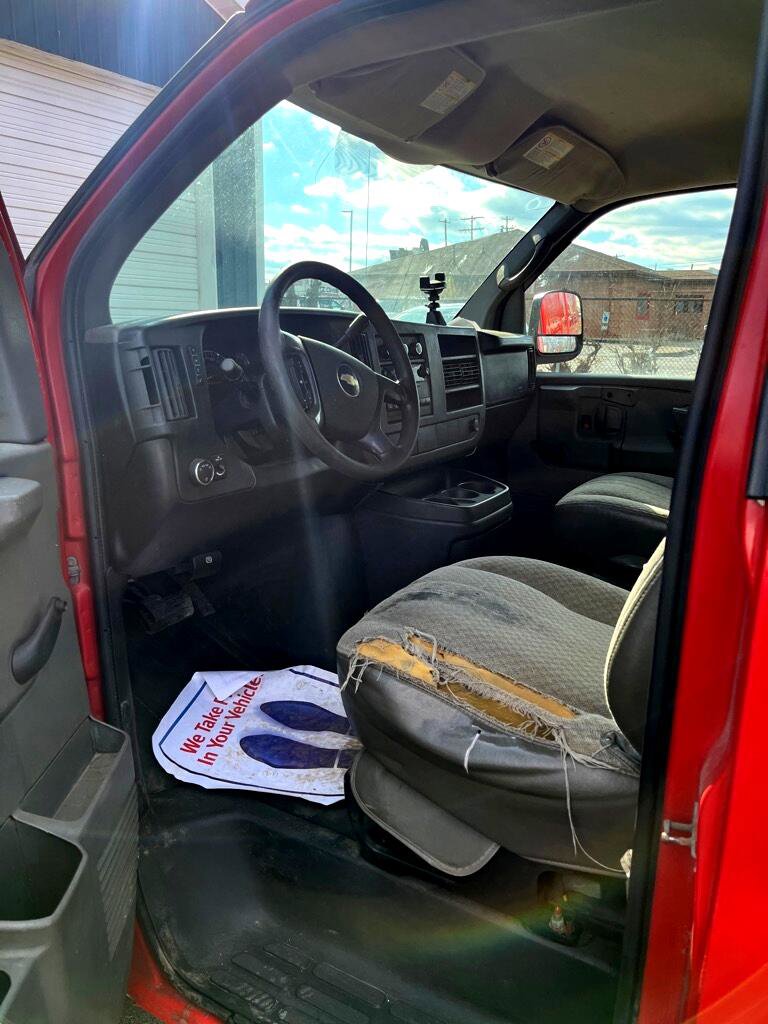 Used 2009 Chevrolet Express 2500 Extended image 10