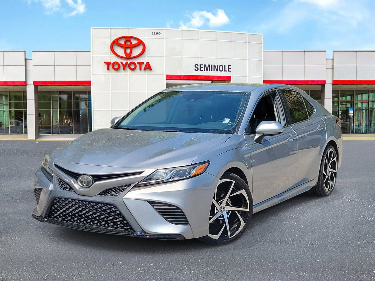 Used 2019 Toyota Camry SE image 1