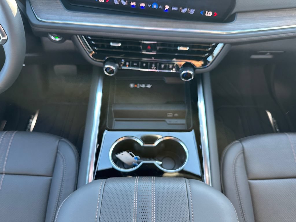 New 2026 Chevrolet Suburban High Country AWD/4WD image 11