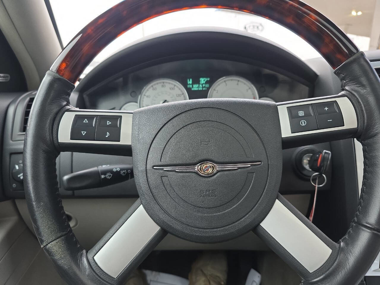 Used 2007 Chrysler 300 C RWD image 14