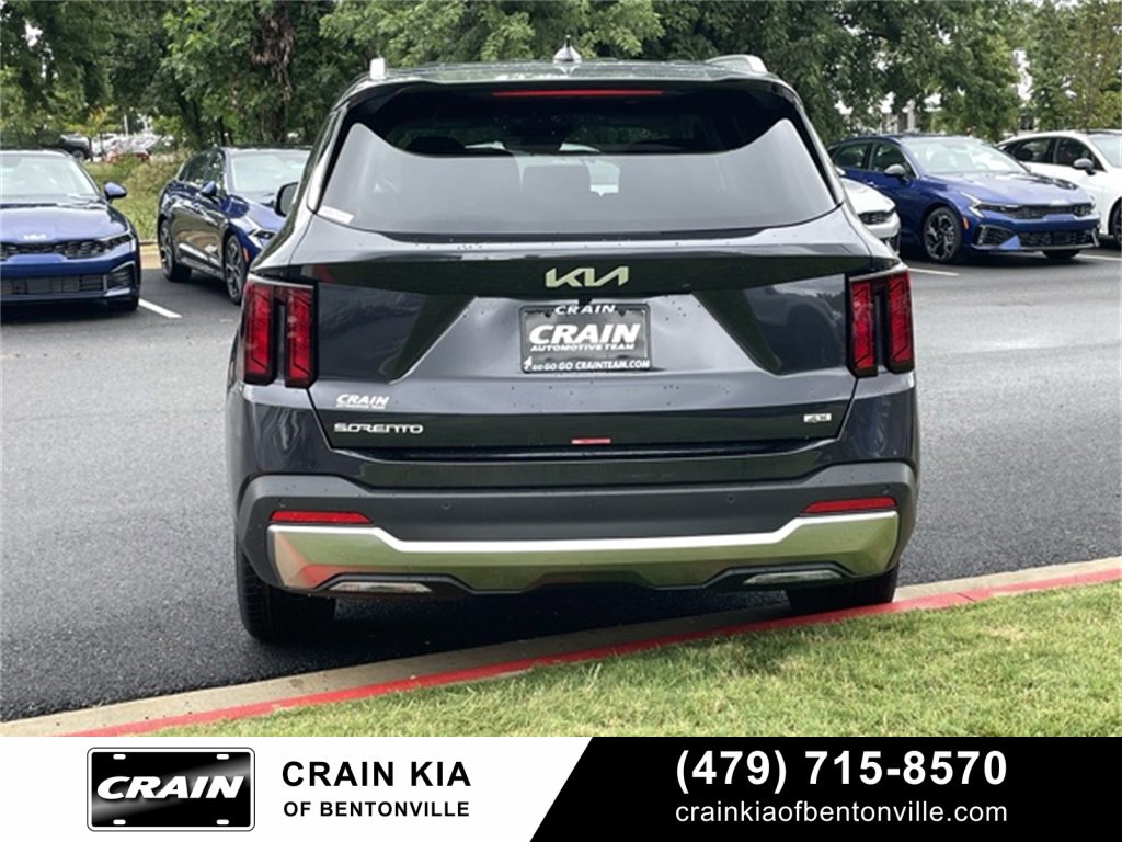 New 2025 Kia Sorento S image 6