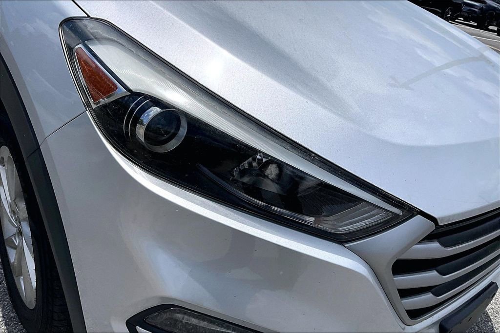 Used 2017 Hyundai Tucson SE Plus AWD/4WD image 32