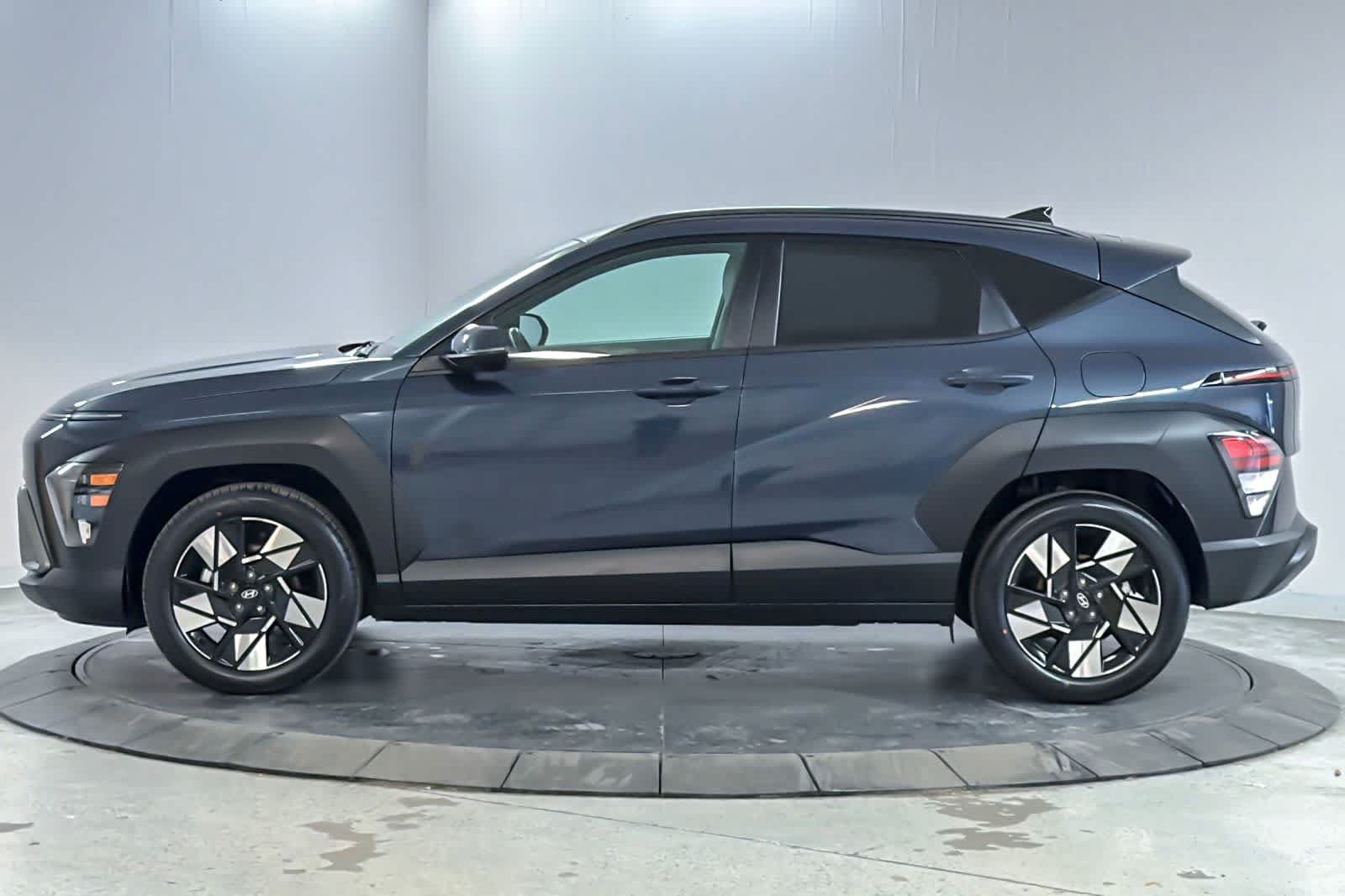 Used 2024 Hyundai Kona SEL FWD image 5