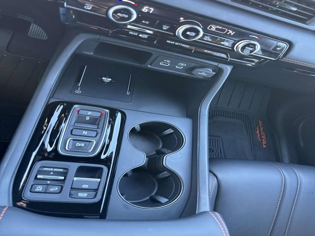Used 2025 Honda Pilot TrailSport image 17