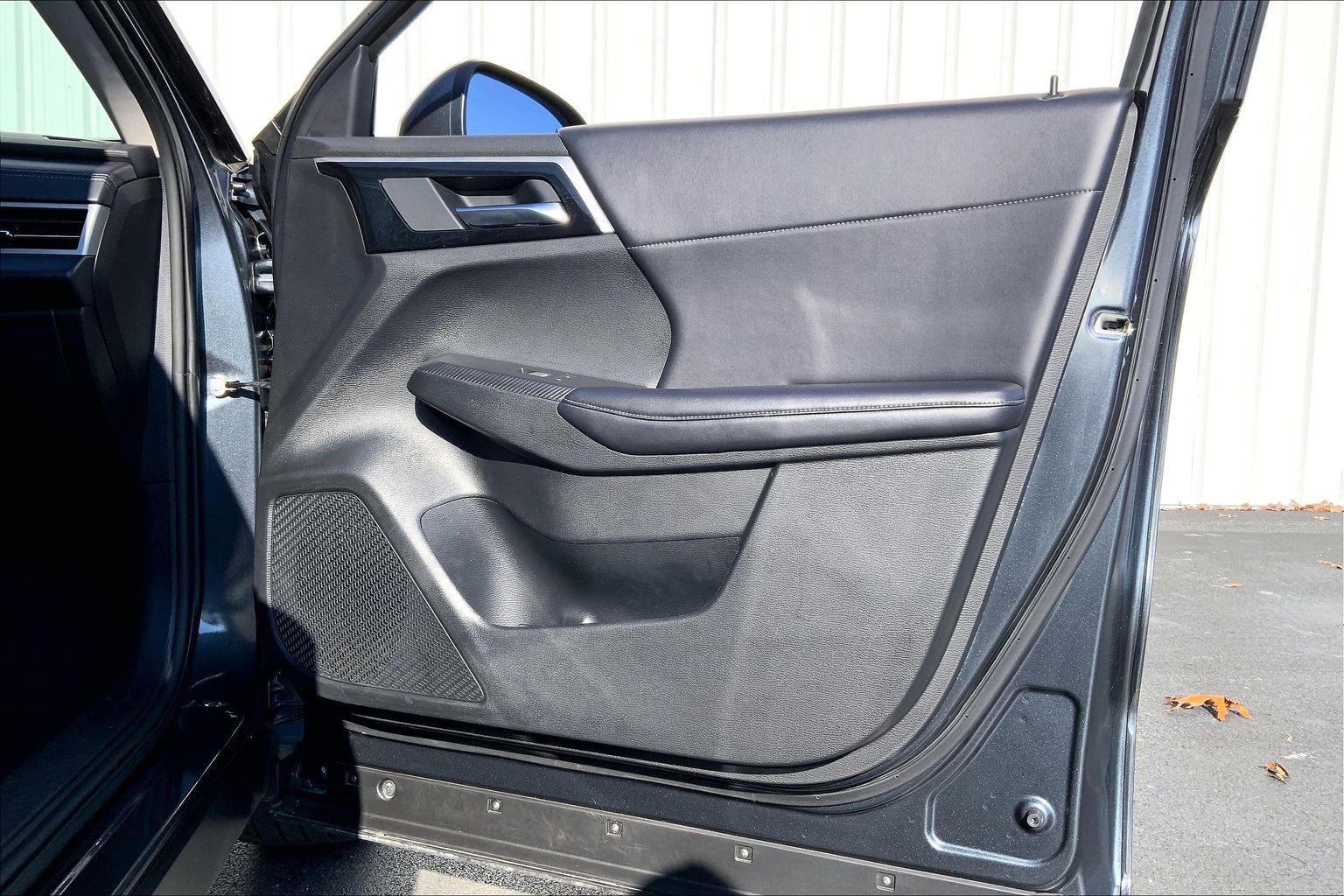 Used 2024 Mitsubishi Outlander SE image 22