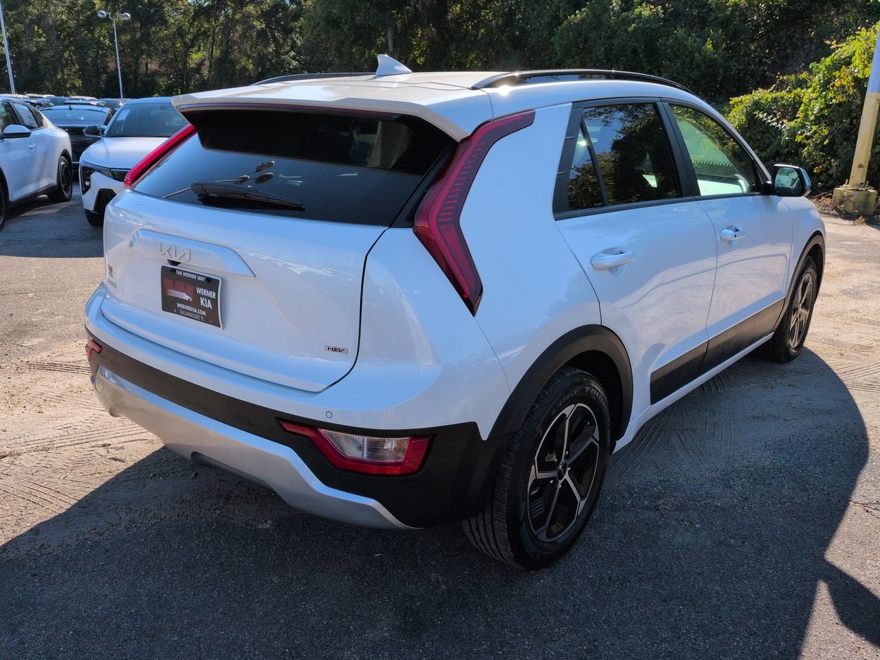 Used 2023 Kia Niro EX FWD image 5