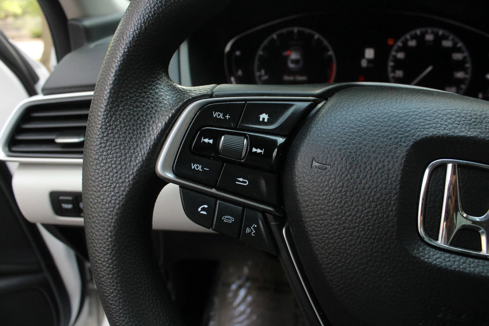 Used 2021 Honda Accord LX image 29