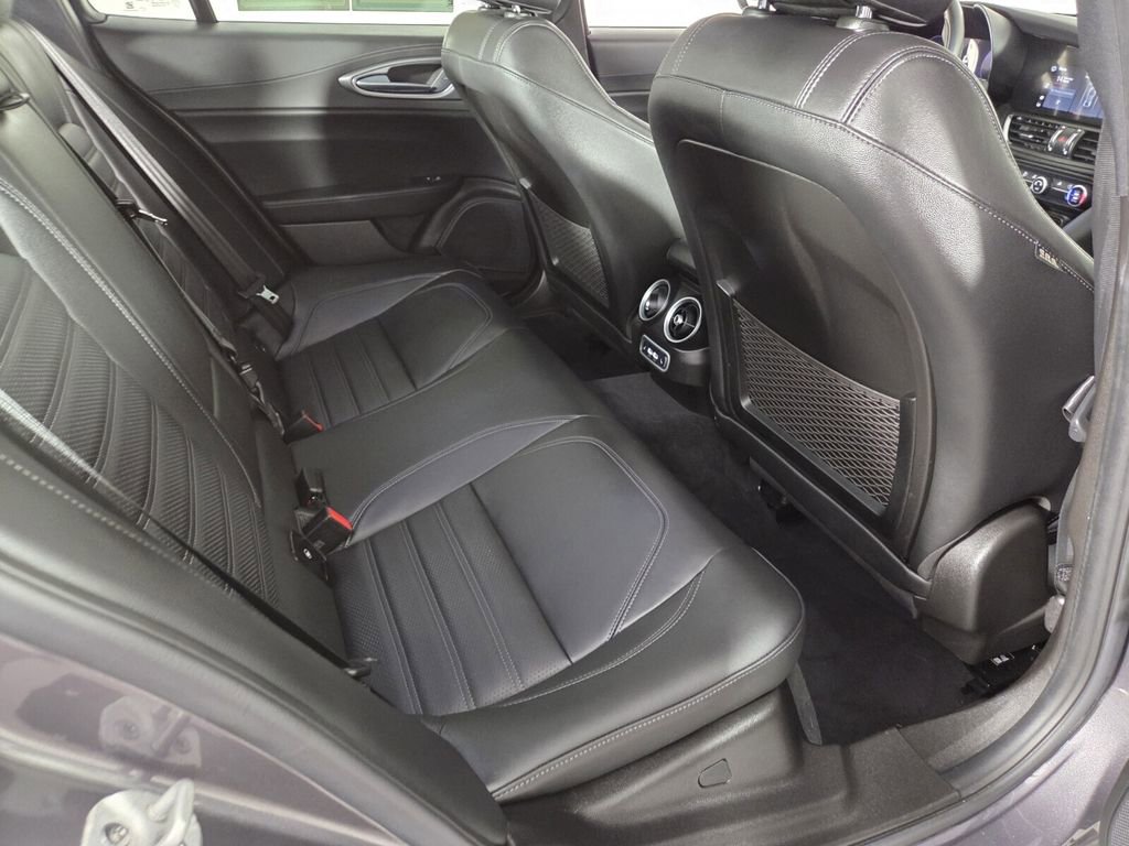Used 2024 Alfa Romeo Giulia Veloce image 31