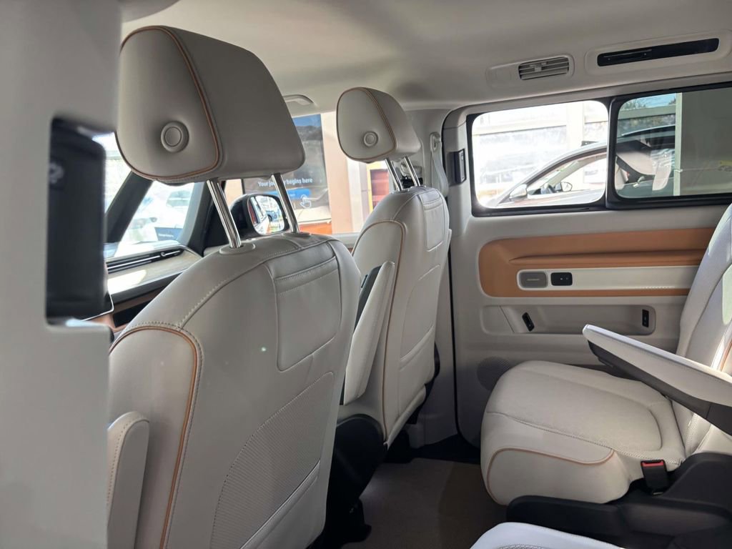 New 2025 Volkswagen ID. Buzz Pro S Plus image 24