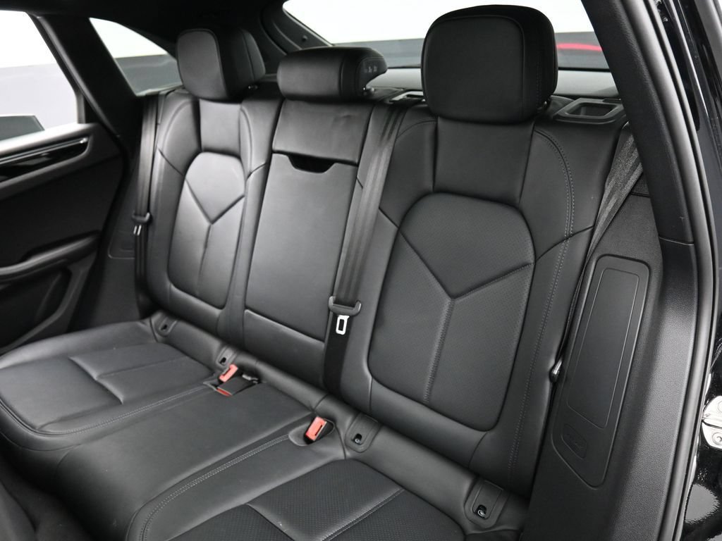 Certified 2023 Porsche Macan Turbo AWD/4WD image 23