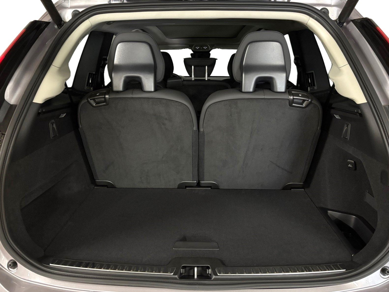 New 2026 Volvo XC90 B5 Core AWD/4WD image 19