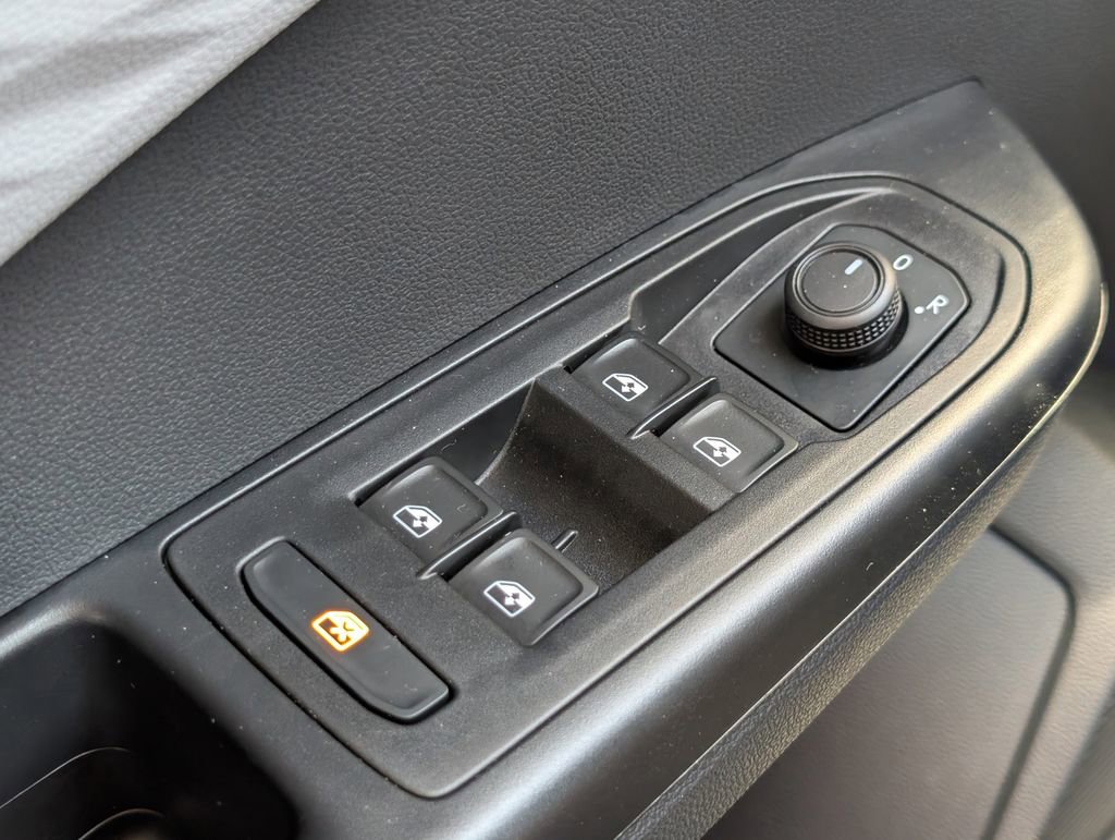 Used 2023 Volkswagen Taos S FWD image 29