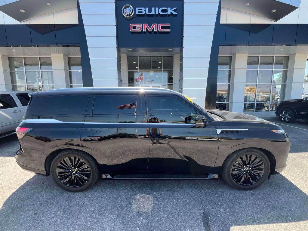 Used 2025 INFINITI QX80 Sensory AWD/4WD image 2
