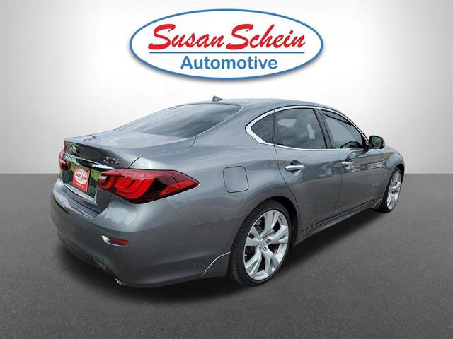 Used 2018 INFINITI Q70 Luxe w/ Sport Package RWD image 23