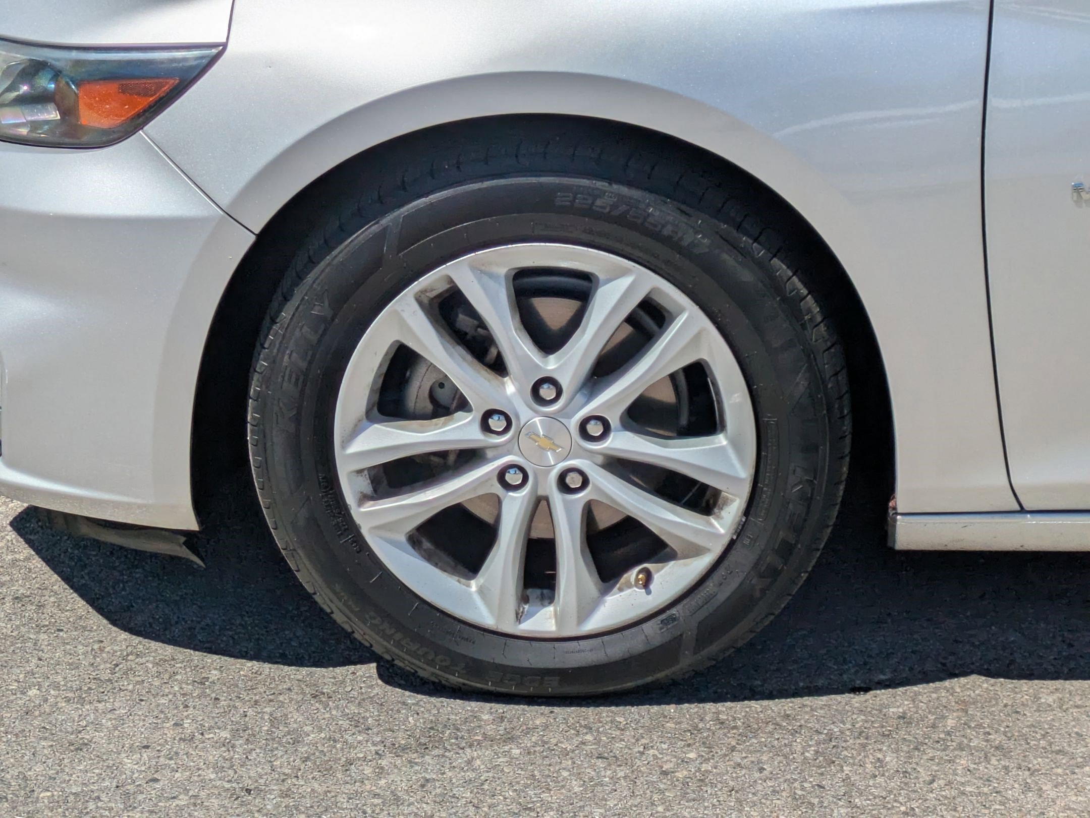 Used 2018 Chevrolet Malibu LT w/ Driver Confidence Package image 9